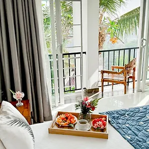 Vietnam House Hotel